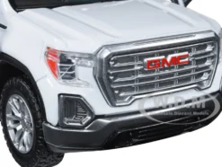 2019 GMC Sierra 1500 SLT Crew Cab 4x4 Pickup Truck Sunroof White Timeless Legends Series 1/24 1/27 Diecast Model Car Motormax 79361