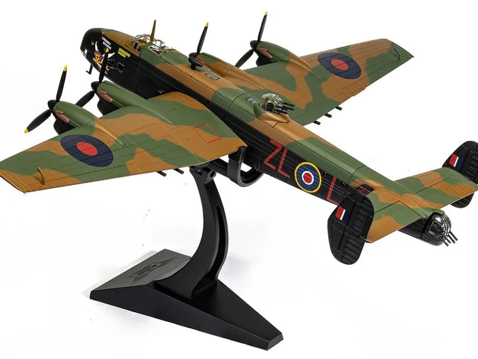 Handley Page Halifax MkV Bomber Aircraft "DK186, London’s Revenge - L for Lana, No. 427 Squadron, RAF Leeming" (1943) Royal Canadian Air Force "The Aviation Archive" Series 1/72 Diecast Model by Corgi