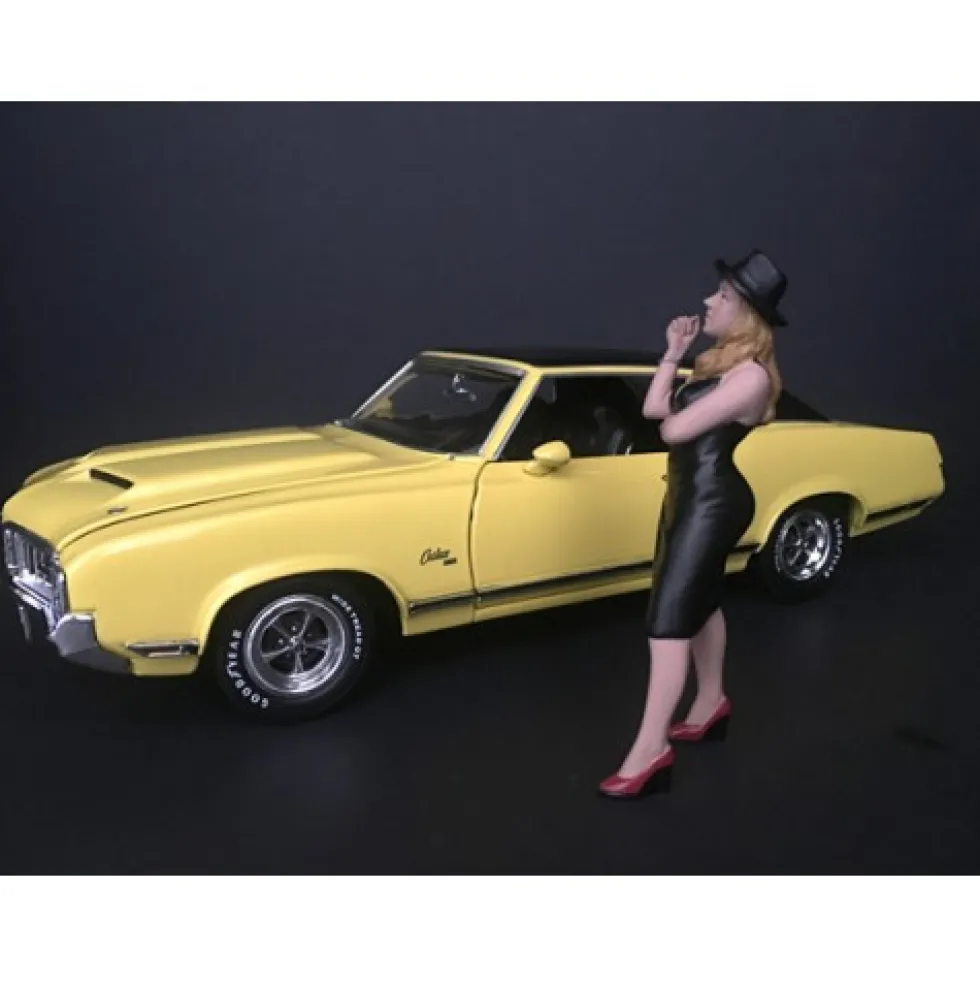 Hanging Out II Patricia Figurine 1/18 Scale Models American Diorama 38186