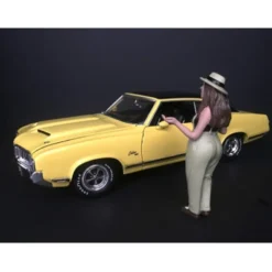 Hanging Out II Tanya Figurine 1/18 Scale Models American Diorama 38188