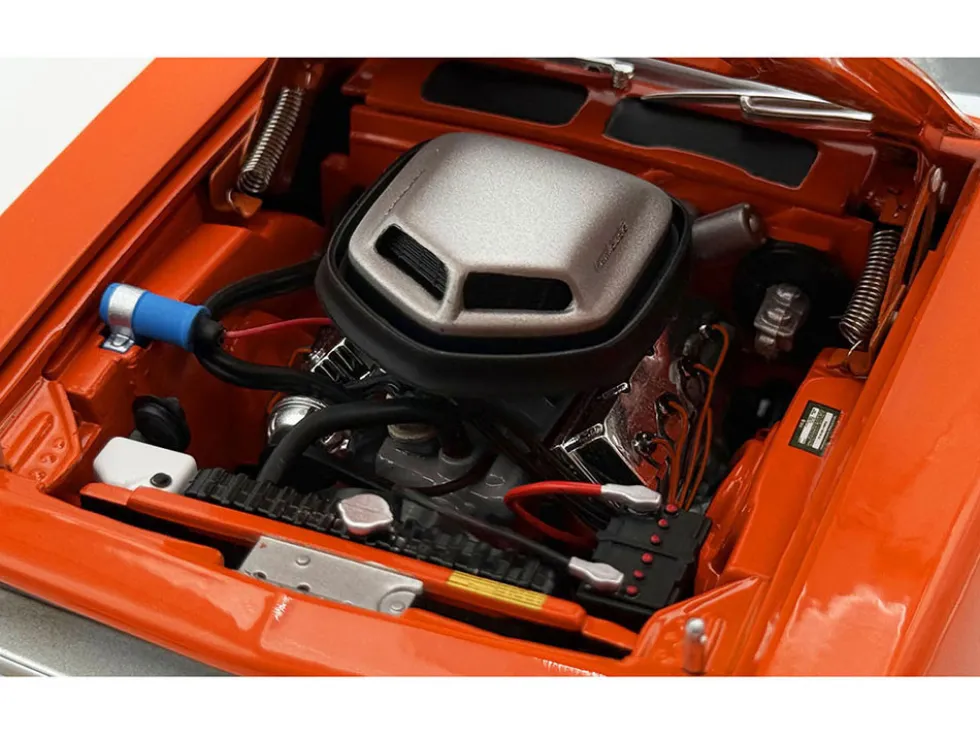426 HEMI Engine and Transmission Replica from "1970 Plymouth HEMI Cuda" 1/18 Model by ACME