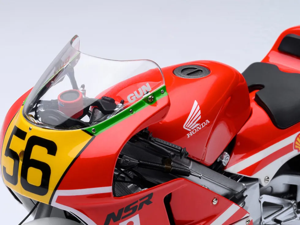 Honda NSR500 WGP500 Motorcycle #56 Red and White with Helmet "Baribari Legend" (1986) OVA 1/12 Model by Autoart