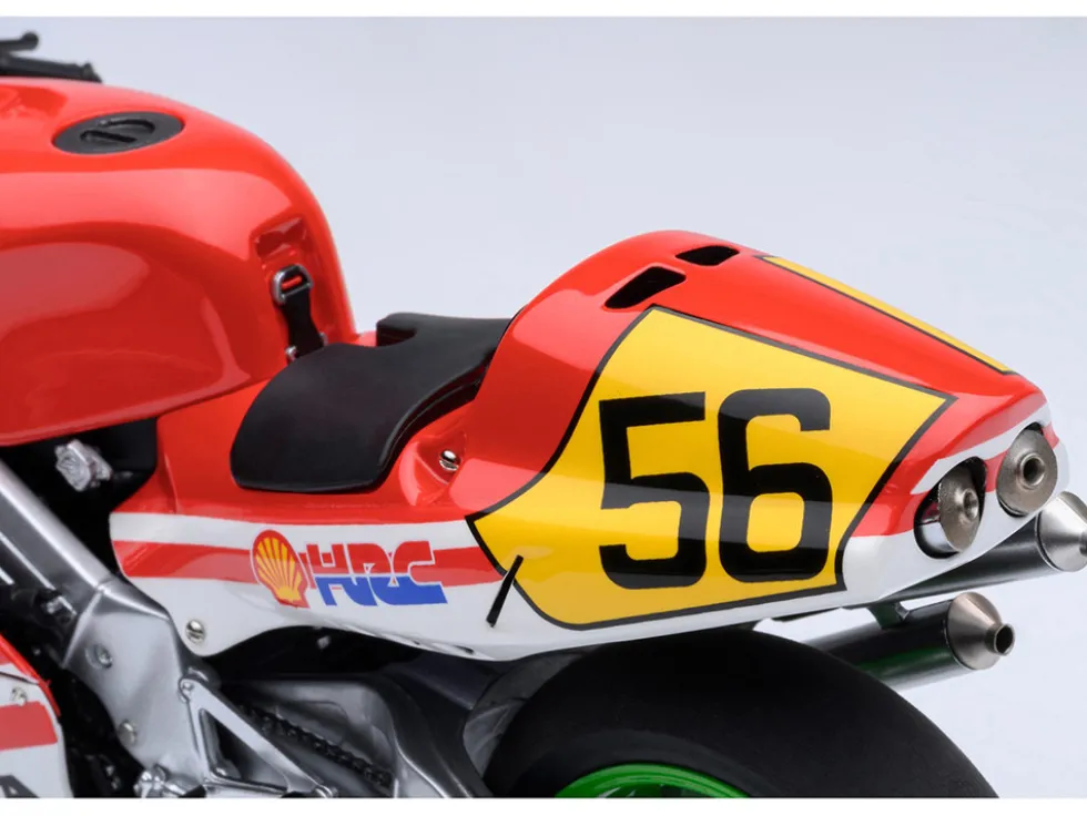 Honda NSR500 WGP500 Motorcycle #56 Red and White with Helmet "Baribari Legend" (1986) OVA 1/12 Model by Autoart