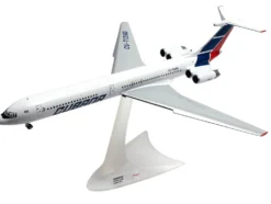 Ilyushin IL-62M Commercial Aircraft "Cubana de Aviacion" (T1280) White with Blue and Red Tail 1/200 Diecast Model Airplane by Herpa