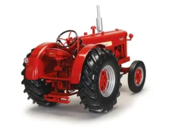International Harvester Farmall W450 Gas Tractor Classic Series 1/16 Diecast Model Speccast ZJD1683