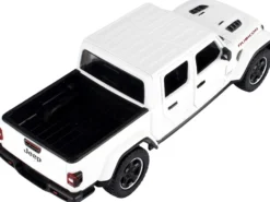 2021 Jeep Gladiator Rubicon Closed Top Pickup Truck White 1/24 1/27 Diecast Model Car Motormax 79368