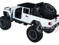 2021 Jeep Gladiator Rubicon Off-Road Pickup Truck White Black Top Off Road Series 1/27 Diecast Model Car Motormax 79145