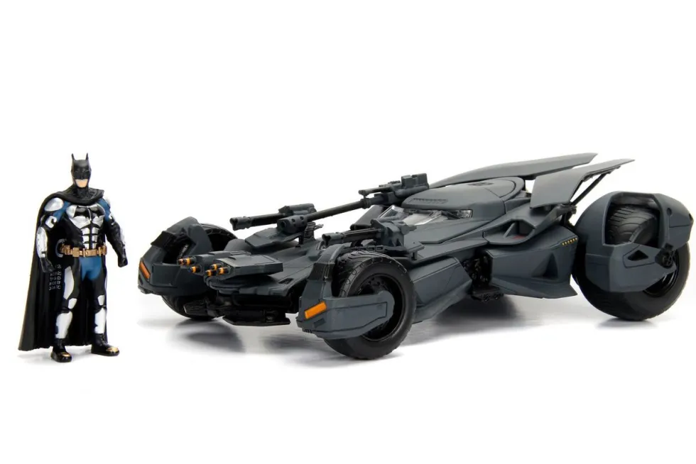 2017 Justice League Batmobile with diecast Batman Figure 1/24 Diecast Model Car Jada 99232