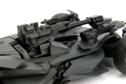 2017 Justice League Batmobile with diecast Batman Figure 1/24 Diecast Model Car Jada 99232