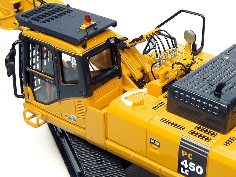 Komatsu PC450LC Excavator Short Boom with Bucket Yellow 1/50 Diecast Model Universal Hobbies UH8004