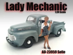 Lady Mechanic Sofie Figure For 1:24 Scale Models American Diorama 23959