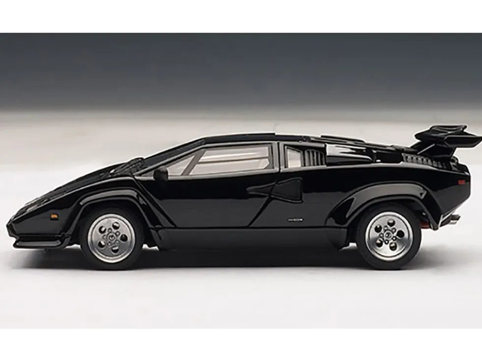 Lamborghini Countach 5000S Black 1/43 Diecast Model Car by Autoart