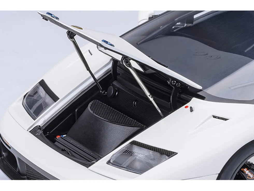 Lamborghini Diablo GTR Impact White 1/18 Model Car by Autoart