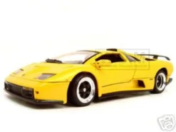 Lamborghini Diablo GT Yellow 1/18 Diecast Model Car Motormax 73168