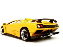 Lamborghini Diablo GT Yellow 1/18 Diecast Model Car Motormax 73168