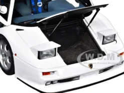Lamborghini Diablo SE30 Jota Impact White 1/18 Model Car by Autoart