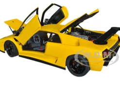Lamborghini Diablo SV-R Superfly Yellow 1/18 Model Car Autoart 79147