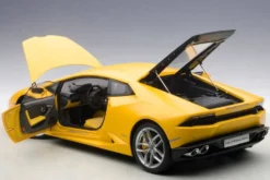 Lamborghini Huracan LP610-4 Giallo Horus/Matt Yellow 1/12 Model Car Autoart 12097