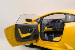 Lamborghini Huracan LP610-4 Giallo Horus/Matt Yellow 1/12 Model Car Autoart 12097