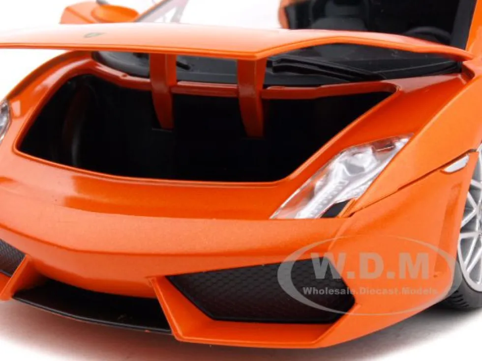Lamborghini LP 560-4 Orange 1/18 Diecast Car Model Motormax 79152