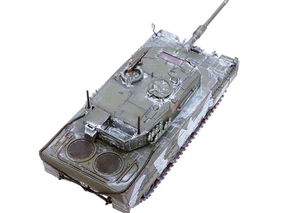 Leopard 2A4 Main Battle Tank with Snorkel "Winter Camouflage" Norwegian Army "Armor Premium" Series 1/72 Diecast Model by Panzerkampf