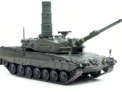 Leopard 2A4 Main Battle Tank with Snorkel "Green Camouflage" German Army "Armor Premium" Series 1/72 Diecast Model by Panzerkampf