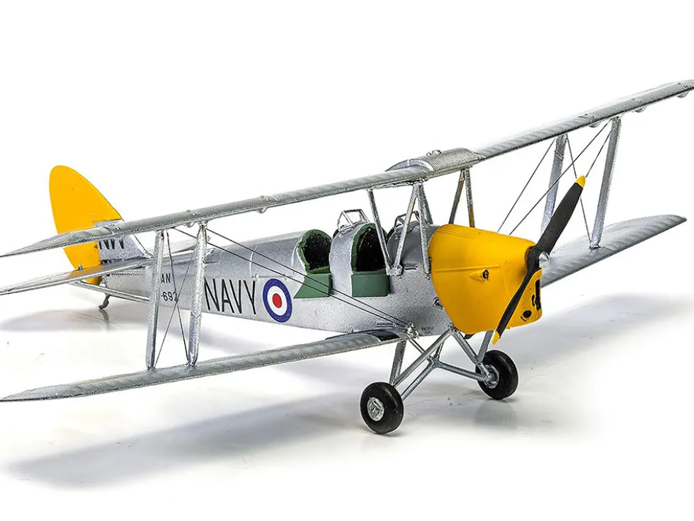 Level 2 Model Kit De Havilland Tiger Moth Aircraft with 2 Scheme Options 1/72 Plastic Model Kit by Airfix