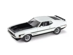 Level 4 Model Kit 1971 Ford Mustang Boss 351 1/25 Scale Model Revell 14512