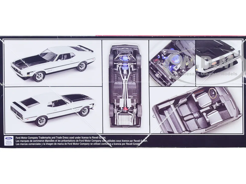 Level 4 Model Kit 1971 Ford Mustang Boss 351 1/25 Scale Model Revell 14512