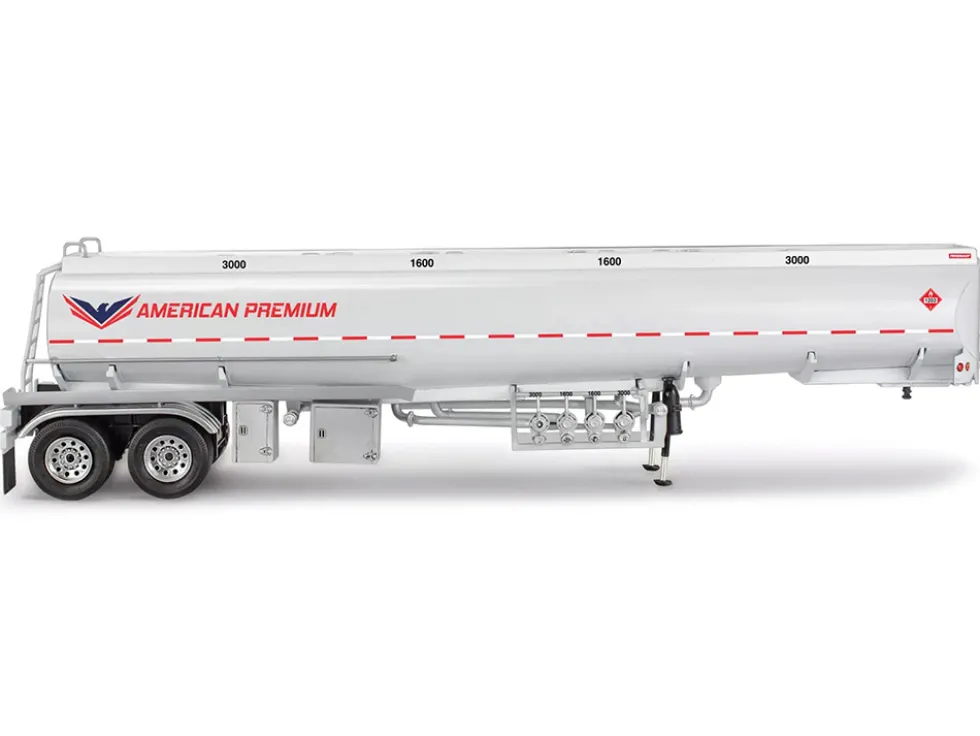 Level 4 Model Kit Fruehauf 40 Tanker Trailer 1/32 Scale Model Revell 14536