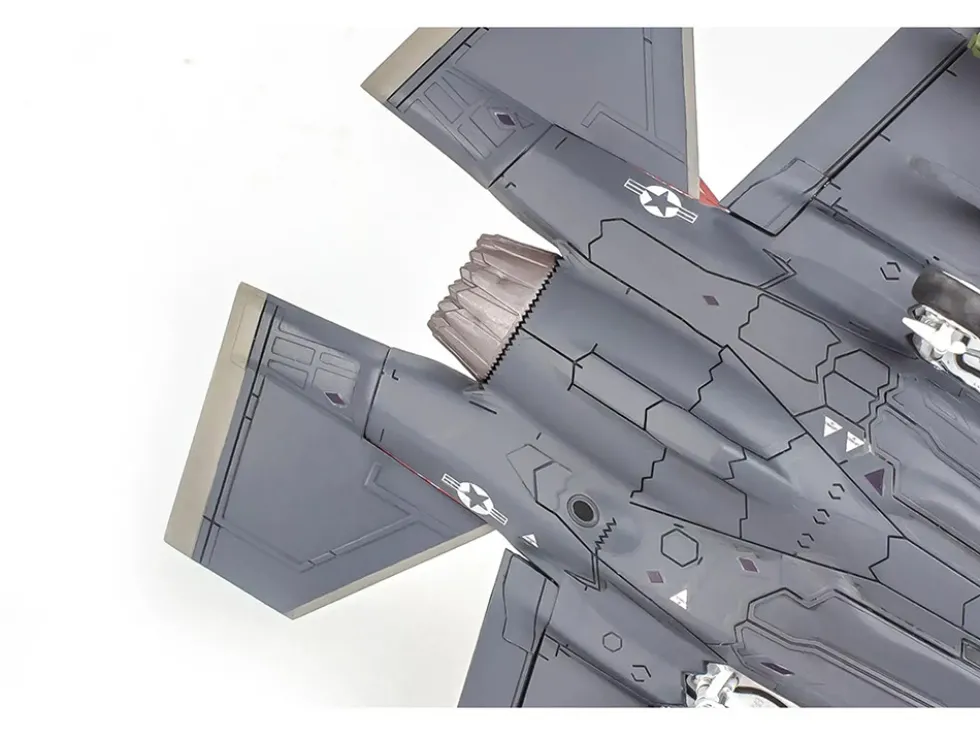 Level 4 Model Kit Lockheed Martin F-35A Lightning II Aircraft 1/72 Scale Model by Revell