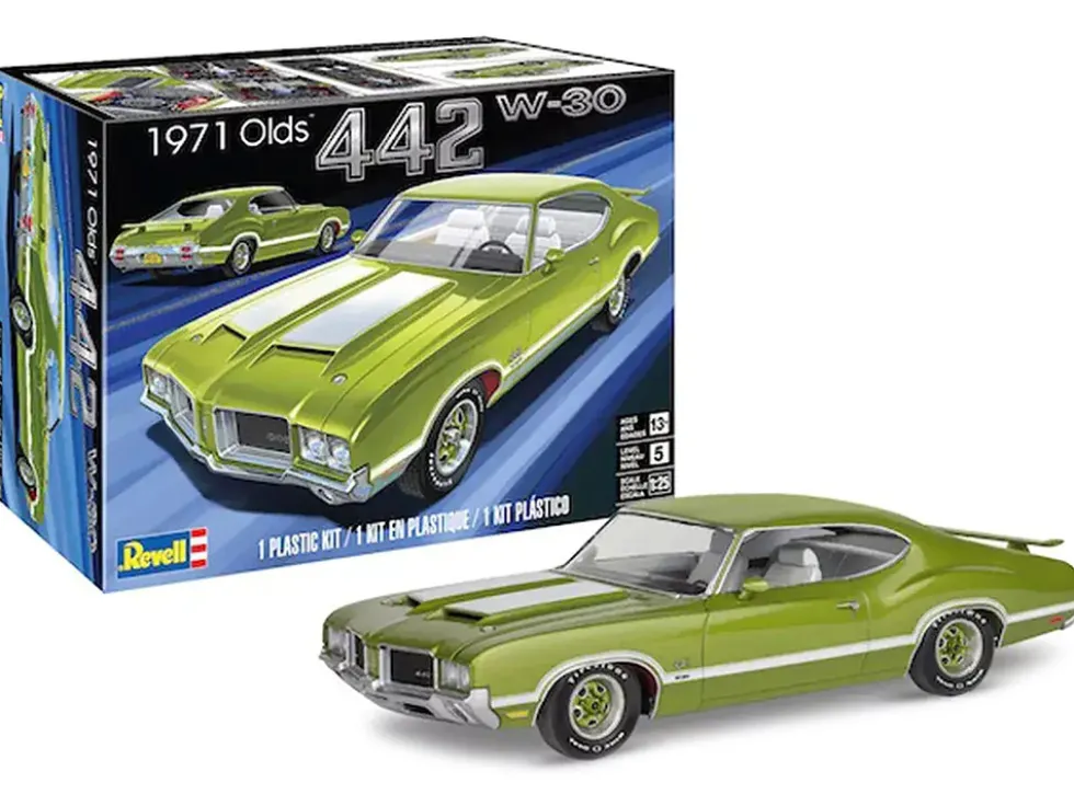 Level 5 Model Kit 1971 Oldsmobile 442 W 30 1/25 Scale Model Revell 14511