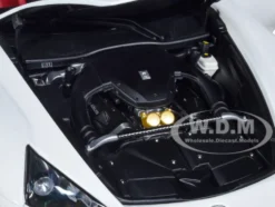Lexus LFA Whitest White Carbon Top 1/18 Model Car Autoart 78851