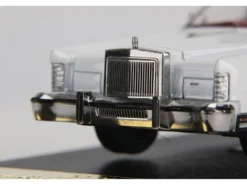 1979 Lincoln Continental Town Car White with Red Interior 1/64 Diecast Model Car by Sun Star
