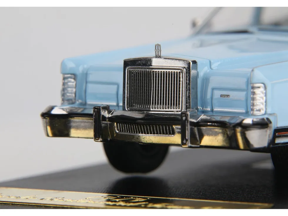 1979 Lincoln Continental Town Car Wedgewood Blue with White Top and White Interior 1/64 Diecast Model Car by Sun Star