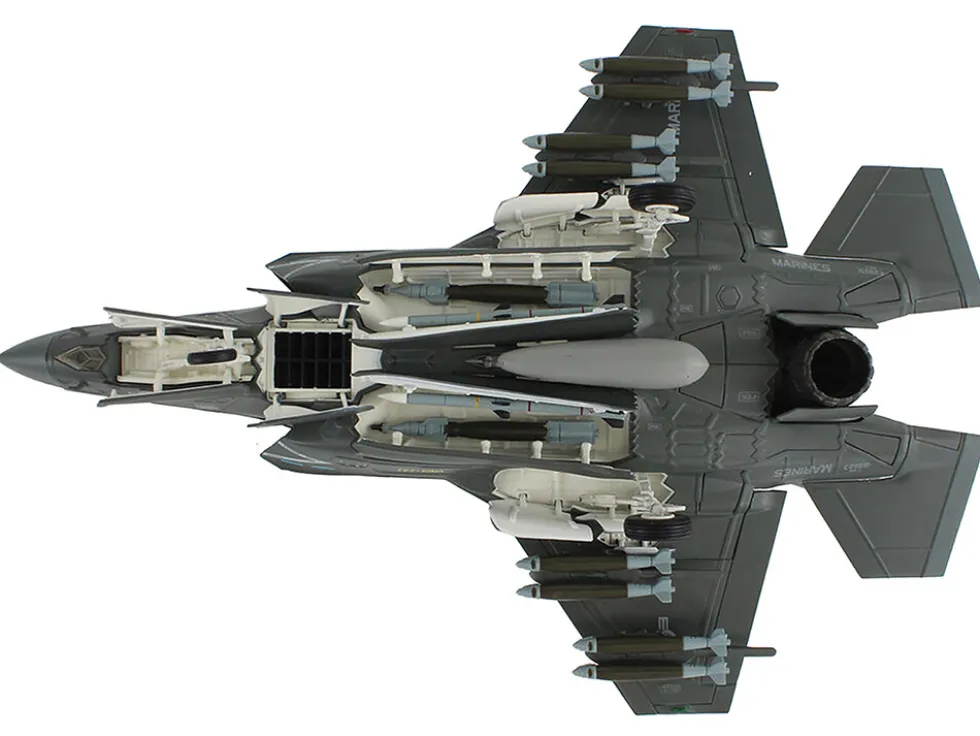 Lockheed F-35B Lightning II Aircraft (Beast Mode) "169623, VMFA-242 Bats, Iwakuni, Japan" (2024) United States Marine Corps "Air Power Series" 1/72 Diecast Model by Hobby Master