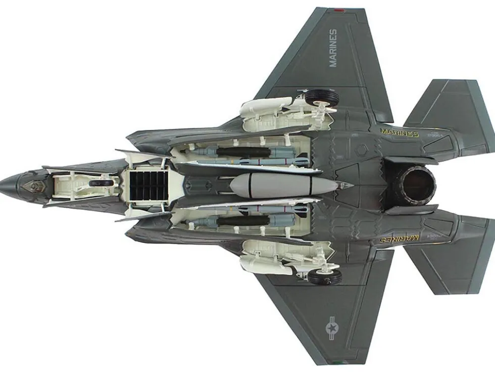 Lockheed Martin F-35B Lightning II Aircraft "Black Death, VMFA-542, MCAS Cherry Point" (2023) United States Marine Corps "Air Power Series" 1/72 Diecast Model by Hobby Master