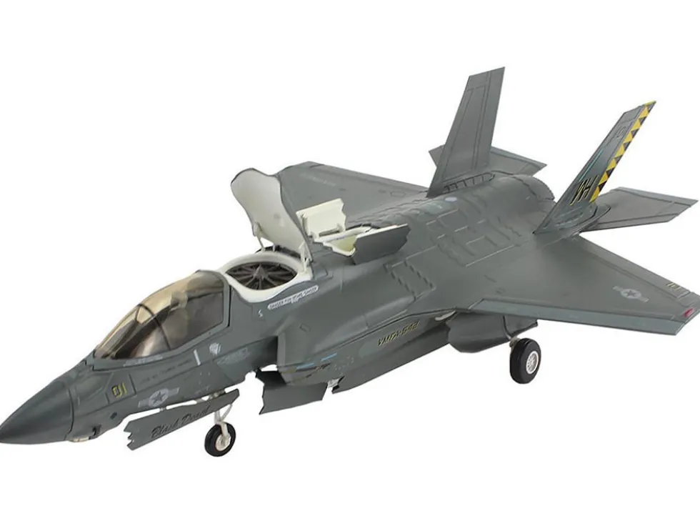 Lockheed Martin F-35B Lightning II Aircraft "Black Death, VMFA-542, MCAS Cherry Point" (2023) United States Marine Corps "Air Power Series" 1/72 Diecast Model by Hobby Master