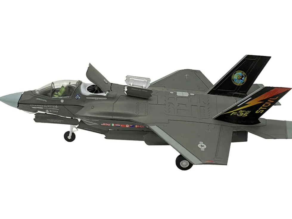 Lockheed Martin F-35B (STOVL) Lightning II Aircraft "BF-01 Prototype, Air Test an Evaluation Squadron 23 (VX-23) Salty Dogs" (2009) United States Navy 1/72 Diecast Model Airplane