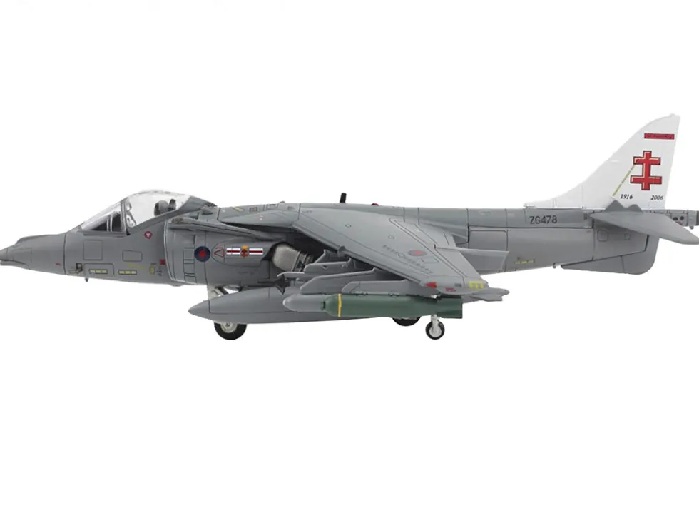 McDonnell Douglas AV-8B/British Harrier II GR.9A Aircraft "41 (R) Squadron, RAF Coningsby Air Base" (2006) Royal Air Force "Air Power Series" 1/72 Diecast Model by Hobby Master