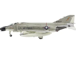 McDonnell Douglas F-4C Phantom II Fighter-Bomber Aircraft "433rd TFS, 8th TFW, Ubon, Thailand" (1966) United States Air Force "Air Power Series" 1/72 Diecast Model by Hobby Master