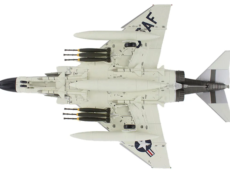 McDonnell Douglas F-4C Phantom II Fighter-Bomber Aircraft "433rd TFS, 8th TFW, Ubon, Thailand" (1966) United States Air Force "Air Power Series" 1/72 Diecast Model by Hobby Master