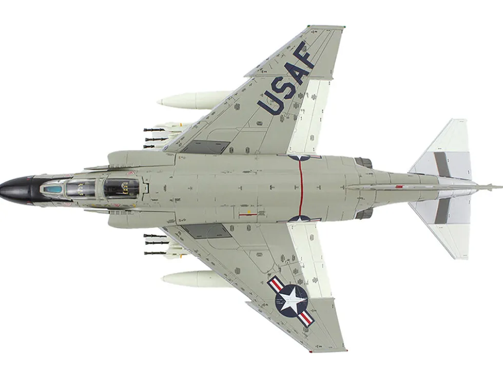 McDonnell Douglas F-4C Phantom II Fighter-Bomber Aircraft "433rd TFS, 8th TFW, Ubon, Thailand" (1966) United States Air Force "Air Power Series" 1/72 Diecast Model by Hobby Master