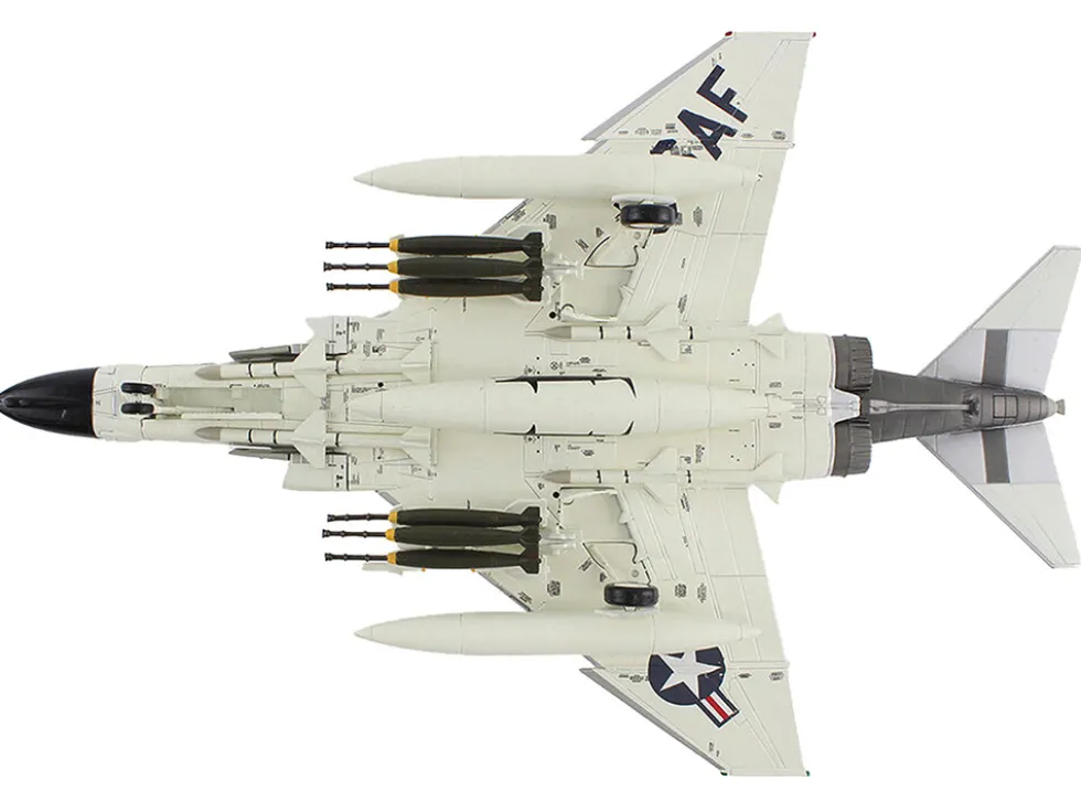 McDonnell Douglas F-4C Phantom II Fighter-Bomber Aircraft "45th TFS, Ubon, Thailand" (1965) United States Air Force "Air Power Series" 1/72 Diecast Model by Hobby Master
