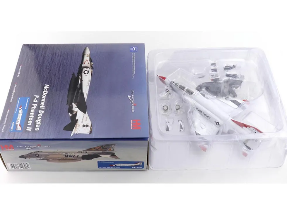 McDonnell Douglas F-4E Phantom II Fighter-Bomber Aircraft "Thunderbirds No.1 Plane, 1973/74 Season" United States Air Force "Air Power Series" 1/72 Diecast Model by Hobby Master
