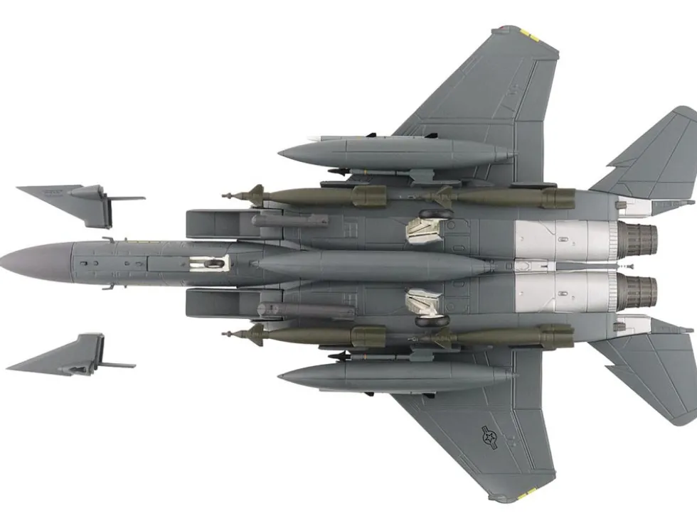 McDonnell Douglas F-15E Strike Eagle Fighter Aircraft "88-0705, 90th Fighter Squadron Commanding Officer's Jet" (2005) United States Air Force "Air Power Series" 1/72 Diecast Model by Hobby Master