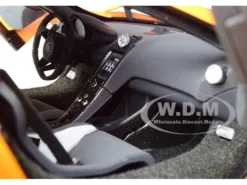McLaren 675LT McLaren Orange 1/18 Model Car Autoart 76048