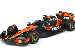 McLaren MCL39 #81 Oscar Piastri