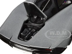 McLaren Speedtail Supernova Silver Metallic with Black Top and Suitcase Accessories 1/18 Model Car Autoart 76090
