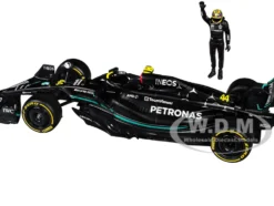 Mercedes-AMG F1 W14 E Performance #44 Lewis Hamilton "Petronas" Formula One F1 "World Championship" (2023) with Driver Figure "Race" Series 1/24 Diecast Model Car by Bburago